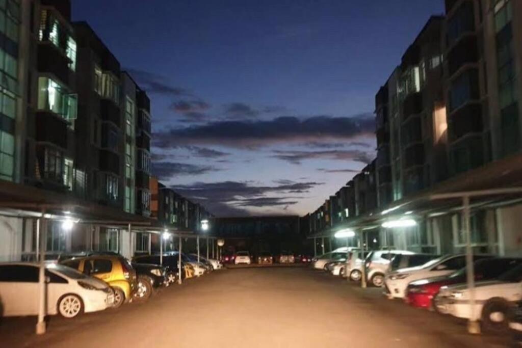 Cybercity Ph1 Near Kkia By Family Homestay Donggongon Exteriör bild